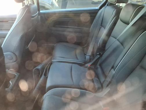Sonic Gray Pearl 2025 Honda Odyssey Elite