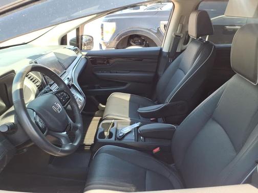 Sonic Gray Pearl 2025 Honda Odyssey Elite