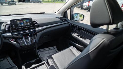 Sonic Gray Pearl 2025 Honda Odyssey Elite