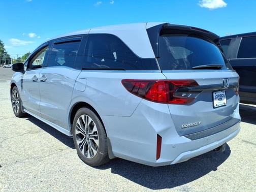 Sonic Gray Pearl 2025 Honda Odyssey Elite