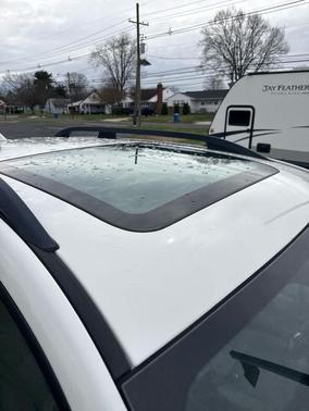 Crystal White Pearl 2017 Subaru Forester 2.5i Premium