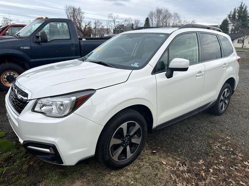 Crystal White Pearl 2017 Subaru Forester 2.5i Premium