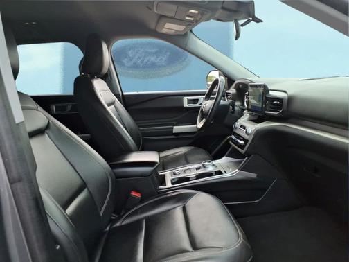 Carbonized Gray Metallic 2022 Ford Explorer XLT