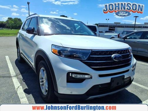 Star White Metallic Tri-Coat 2023 Ford Explorer XLT