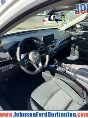 Glacier White 2025 Nissan Altima SV FWD