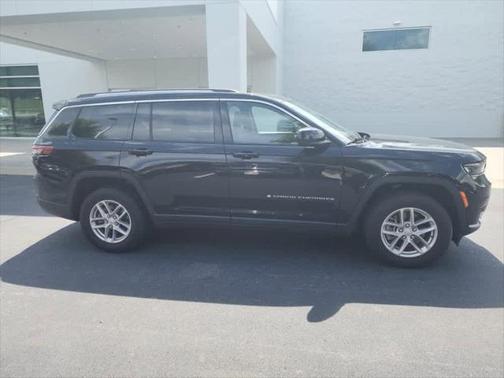 2023 Jeep Grand Cherokee L Laredo 4x4