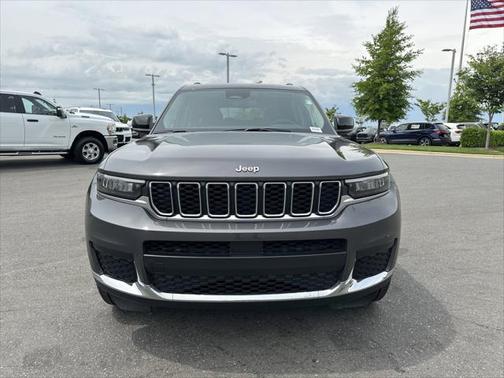 2023 Jeep Grand Cherokee L Laredo 4x2