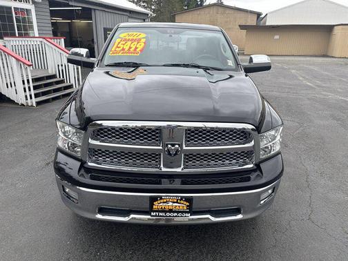 Brilliant Black Crystal Pearlcoat 2011 Dodge Ram 1500 ST