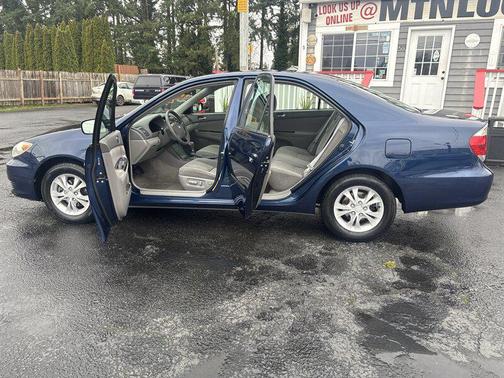 2005 Toyota Camry LE V6