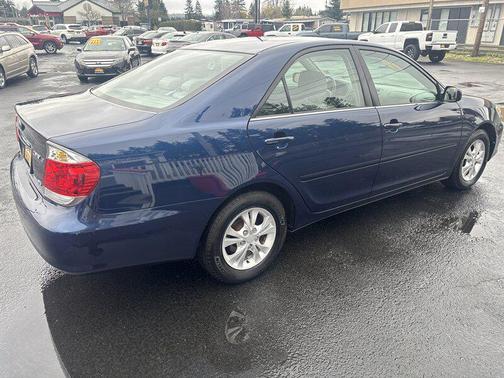 2005 Toyota Camry LE V6