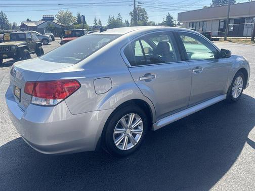 Ice Silver Metallic 2012 Subaru Legacy Premium