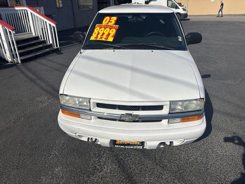 2003 Chevrolet S-10 Base