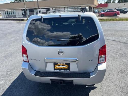 2007 Nissan Pathfinder LE