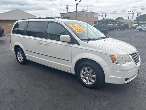 2009 Chrysler Town & Country Touring