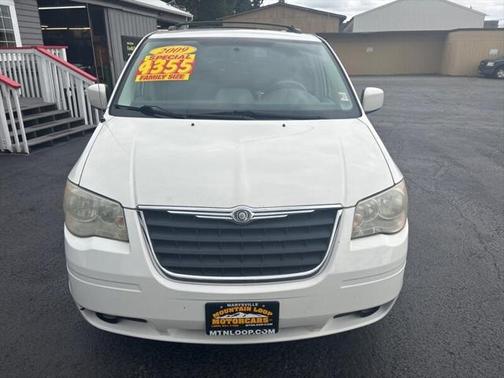 2009 Chrysler Town & Country Touring