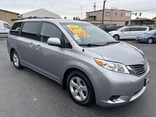 2011 Toyota Sienna LE