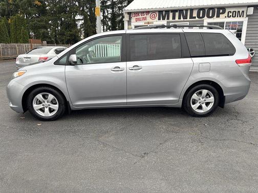 2011 Toyota Sienna LE