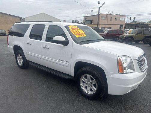 White 2014 GMC Yukon SLE
