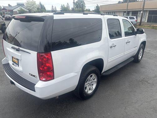 White 2014 GMC Yukon SLE