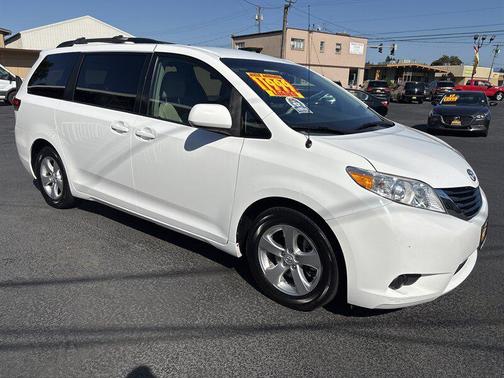 2013 Toyota Sienna LE