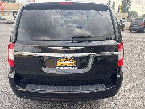 2015 Chrysler Town & Country S
