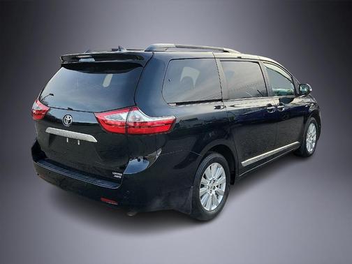 2017 Toyota Sienna Limited Premium