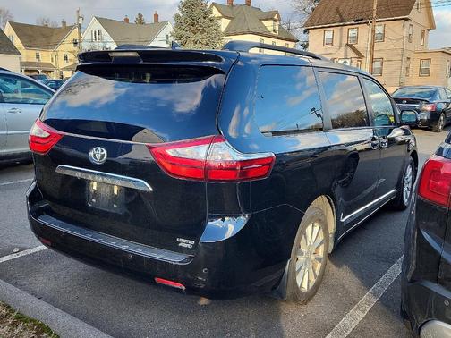 2017 Toyota Sienna Limited Premium