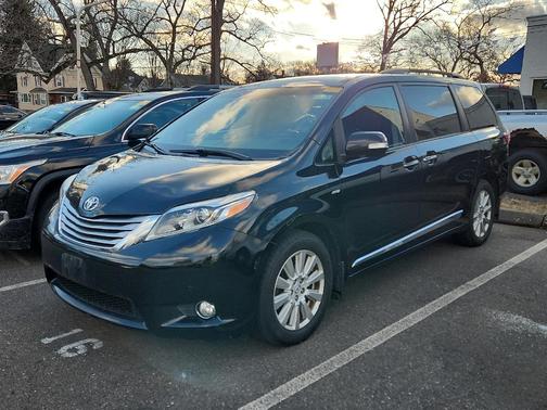 2017 Toyota Sienna Limited Premium