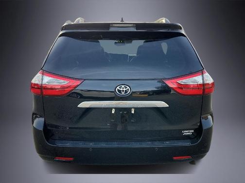 2017 Toyota Sienna Limited Premium