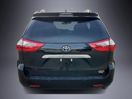 2017 Toyota Sienna Limited Premium
