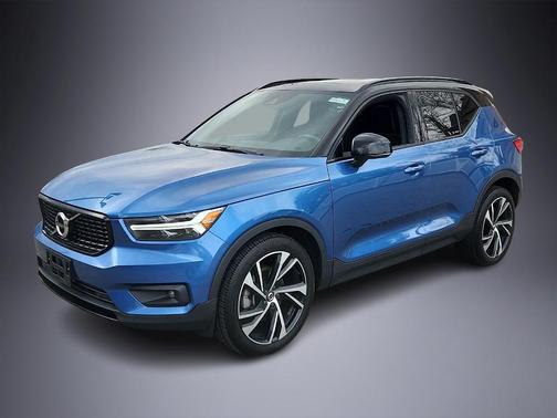 Bursting Blue Metallic 2021 Volvo XC40 T5 R-Design