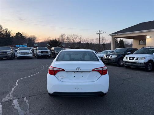 Super White 2014 Toyota Corolla LE