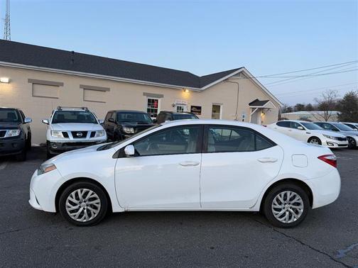 Super White 2014 Toyota Corolla LE