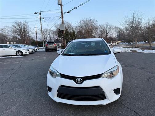 Super White 2014 Toyota Corolla LE
