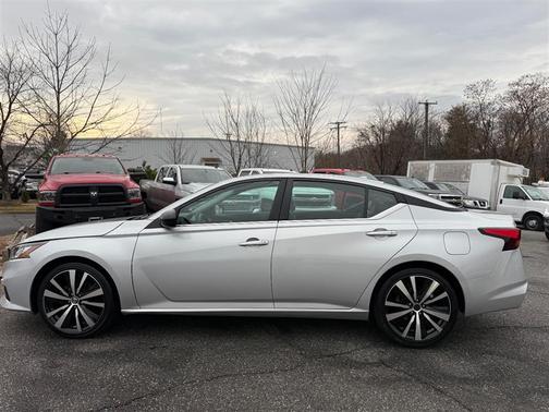 2021 Nissan Altima SR FWD