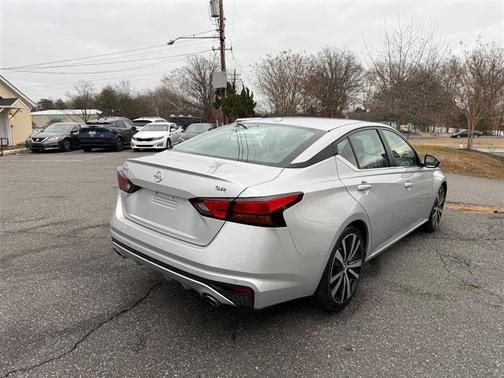 2021 Nissan Altima SR FWD