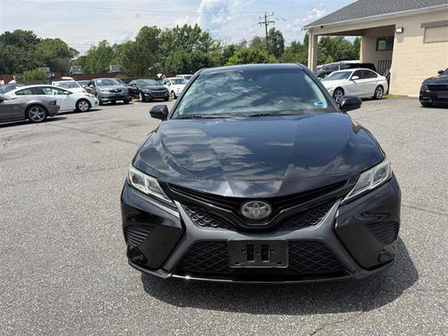 Midnight Black Metallic 2019 Toyota Camry SE