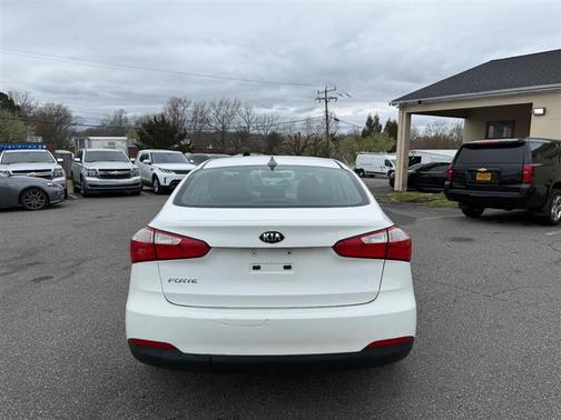 Clear White 2016 Kia Forte LX