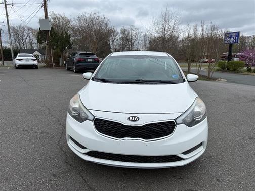 Clear White 2016 Kia Forte LX