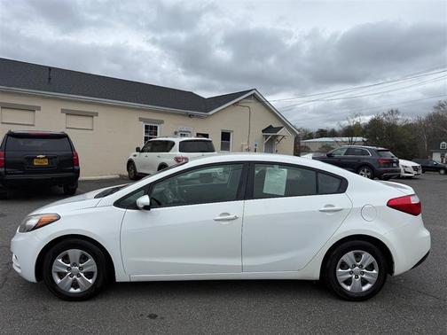 Clear White 2016 Kia Forte LX