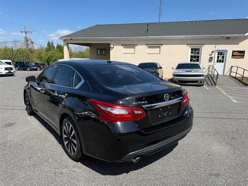 Super Black 2018 Nissan Altima 2.5 SL