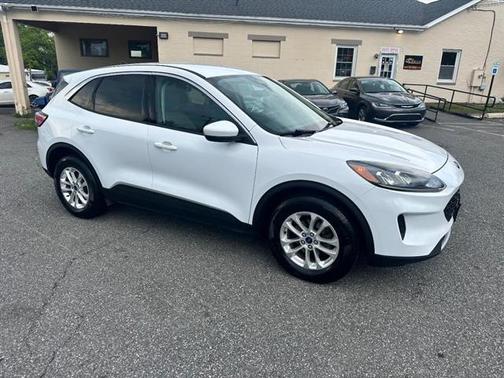 2020 Ford Escape SE