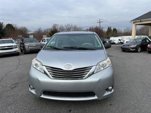 2014 Toyota Sienna XLE