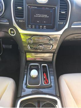 2022 Chrysler 300 Touring