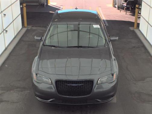 2022 Chrysler 300 Touring