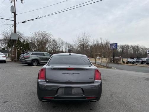2022 Chrysler 300 Touring