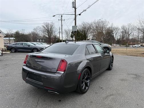 2022 Chrysler 300 Touring