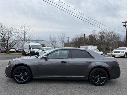 2022 Chrysler 300 Touring
