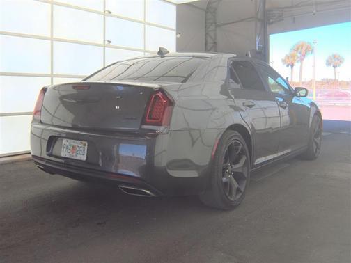 2022 Chrysler 300 Touring