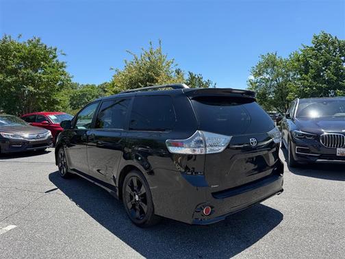 Black 2011 Toyota Sienna SE